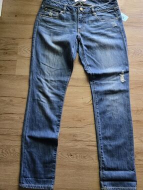 CAbi Distressed Slim Boyfriend Jeans in Medium Blue Wash Distressed Sz 6 32x30